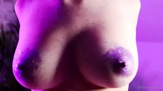 Mikomi Hokina Petite Cutie Shows Off Her Anal blug In A Bathtub Masturbation Video