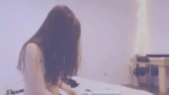 Katee Owen Gets Naughty In Bedroom In A Live Stream Video