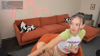 Miss Alice OF Live Stream Video Featuring Booty, Flexing And Feet Play In A Thick Thighs Fit Babe