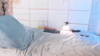 Mollyflwers gets kinky in blue bodysuit fucking huge dildo on live stream video