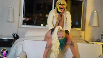 GIbbyTheClown stars in Aladdin and Jasmine: A Slutty Tale with Alexis Andrews in this steamy video.