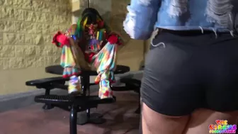 **GIbbyTheClown** Public outdoor fuck with a curvy goddess in a Publix parking lot video
