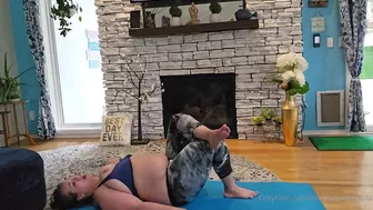 fantasymilfursula Curvy Goddess Shows Off Her Thick Assets in Tight Yoga Pants in this OnlyFans Workout Video