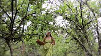 Rose Kelly's Outdoor Blowjob and Pussy Play in Nature