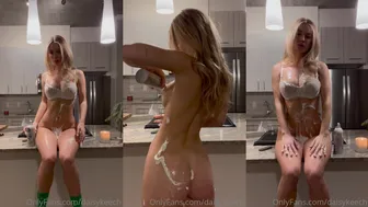DaisyKeech Naked in the Kitchen Covered in Cream for Naughty OnlyFans Video