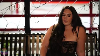 GibbyTheClown Curvy Goddess Alex Blair Gets Fucked by a Clown in This Intense Hardcore Video