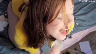 Rylie_Rowan Pikachu Cosplay Teasing her Pussy in Bed Video