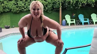 fantasymilfursula OnlyFans Curvy Busty Goddess in Black Bikini Teasing by the Pool in her Backyard