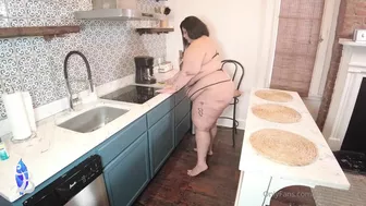 CrystalBlue420 OnlyFans Curvy Goddess Gets Fucked Hard in the Kitchen