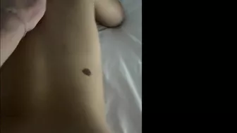 OnlyFans Curvy Goddess Songpxng Twerking naked and Teasing her Tight asshole and Wet Pussy in bed Video