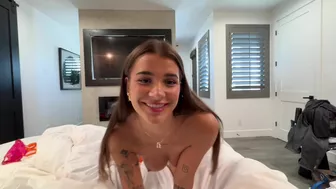 Arikytsya Teases Her Tight Pussy in This Juicy Leaked Sex Tape Video