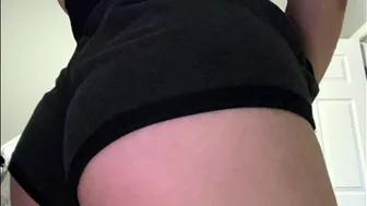 ARonaWillDo Twitch Streamer Teases in Steamy OnlyFans Video