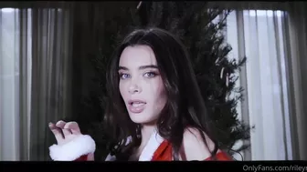Riley Reid Stars in Leaked Christmas Fuck Fest Video