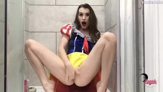 Brook Logan Stars in Wet and Wild Snow White Squirting Video