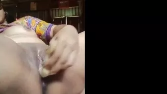 Masked sister-in-law masturbated her juicy pussy and ass by taking out banana peel
 Indian Video Tape