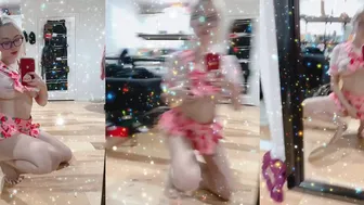 Harriet Sugarcookie Teases Her All Natural Tits in Must-Watch Video