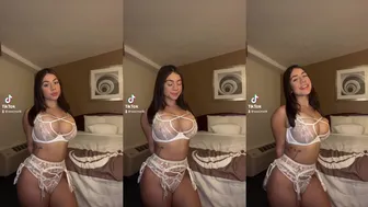 Melztube Teases Her Huge Tits in Leaked Cam Video