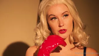 Meg Turney Teases in Naked Captain America Cosplay OnlyFans Leak Video