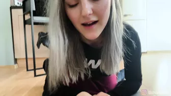 Eva Elfie Teases Her Tight Body in Naked Full Length Video