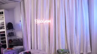 Cubbi Thompson Teases Her Tiny Ass in This Exclusive Nude Leaked Video