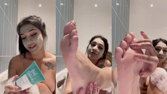 Yasmina Khan Teases her Huge Tits in Nude OnlyFans Video