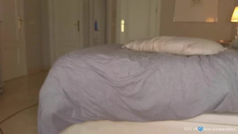 Catanddickxxx Teases in Nude Blowjob Video
