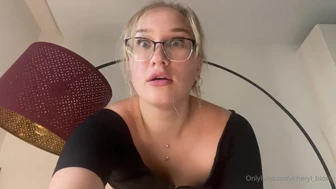 Cheryl Blossom Blonde OnlyFans Goddess Teases All in Steamy Vid