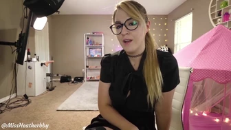 Heatherbby Teases Her Huge Melons in Leaked OnlyFans Video
