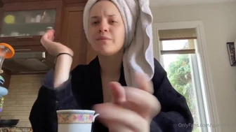 QuinnFinite Teases her Huge Booty in Must-Watch Unreleased OnlyFans Video