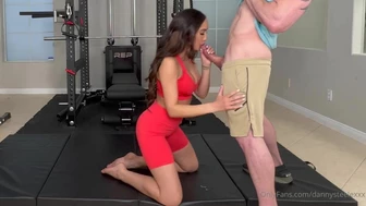 Chloe Amour Teases Trainer With A Hard Ride Instead Of Cash