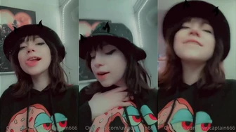 uwucaptain666 Teases Her Huge Melons in Leaked Nudes Video