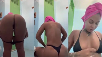 Ondejessiviu Teases Her Fresh Pussy In Solo Play After Shower Video