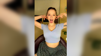 Tati Evans (Gii_xoxo69) Strips Naked on Her Onlyfans Live Stream Tape