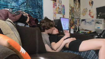 Teen amateur couple fucking on the couch before parents come home