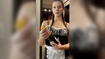 Gorgeous Temptress maid room service porn (tape)