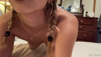 That1iggirl Rubbing Tits On Her Pillow Onlyfans Leaked Video