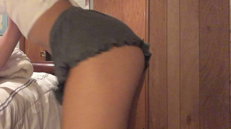 That1iggirl Side Up Her Shorts To Show That Thot Tight Pussy Hole Onlyfans Leaked Video