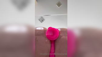 Lilmisschanel Big Booty Milf Twerking Naked and Riding Dildo on Bathroom Onlyfans Leaked Video