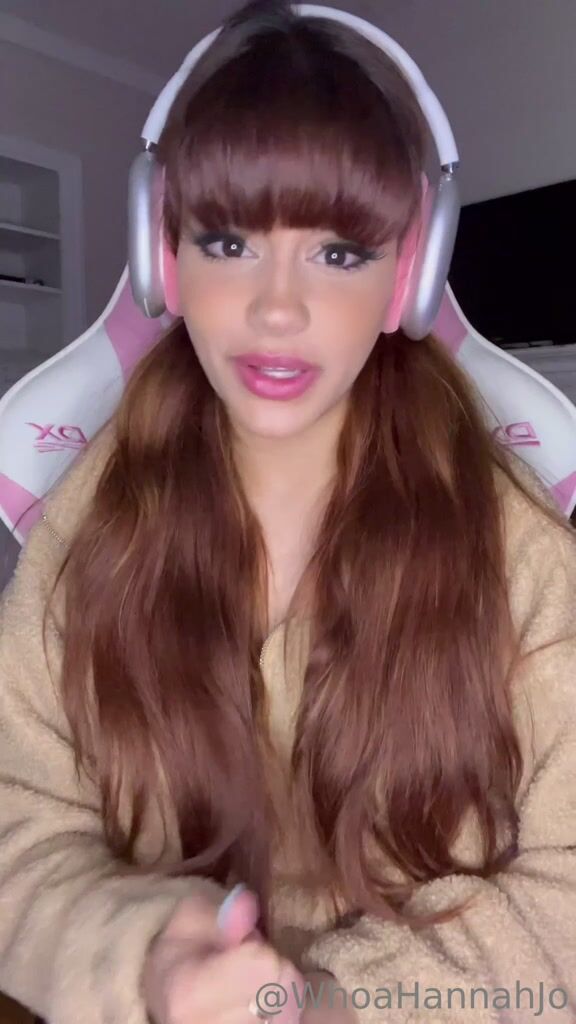 Whoahannahjo Gamer Girl Try Her New Vibrator Onlyfans Leaked Video