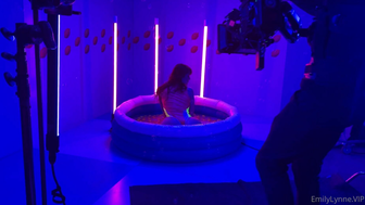 Theemilylynne Teasing Her Big Ass In Air Pool Onlyfans Leaked Video