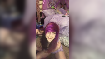 Colored Hair Girl Reveal Her Pussy In Her Stream
