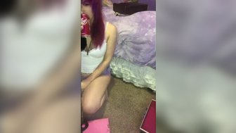 Colored Hair Girl Reveal Her Pussy In Her Stream