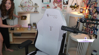 Pokimane Thot Legs Got Captured Twitch Stream Leaked Video