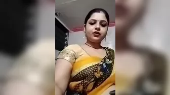 Desi housewife shows off her boobs and pussy in sandas
 Indian Video