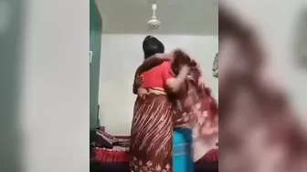 Chalu Bengalan aunty kissed Bihari uncle
 Indian Video