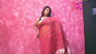 Indian Desi Pornstar Puts Cucumber In Bhosdi
 Indian Video