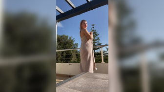 Astridwett Horny Busty Babe Take Off Towel And Revealing Her Big Booty Cheeks And Curvy Tits Onlyfans Video