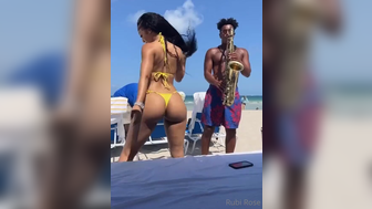 Rubi Rose OnlyFans Outdoor Twerking Porn Video 1