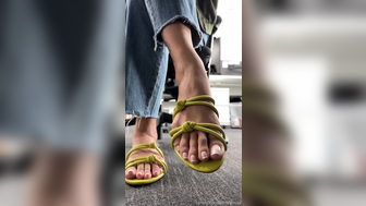 Hot Chick's Sexy Feets Spy Cam Video Video
