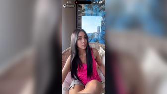 Samie Vera Hot Babe Live Showing Her Feet Replying Her Fans